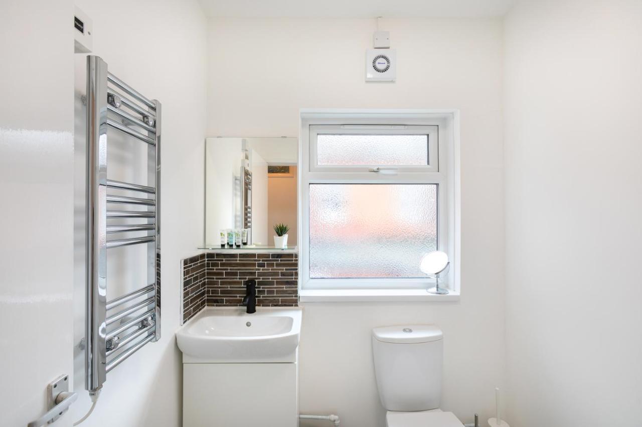 Modern 1-Bedroom Apartment, Beach 5-Min Walk, Free Parking Weymouth Exterior foto